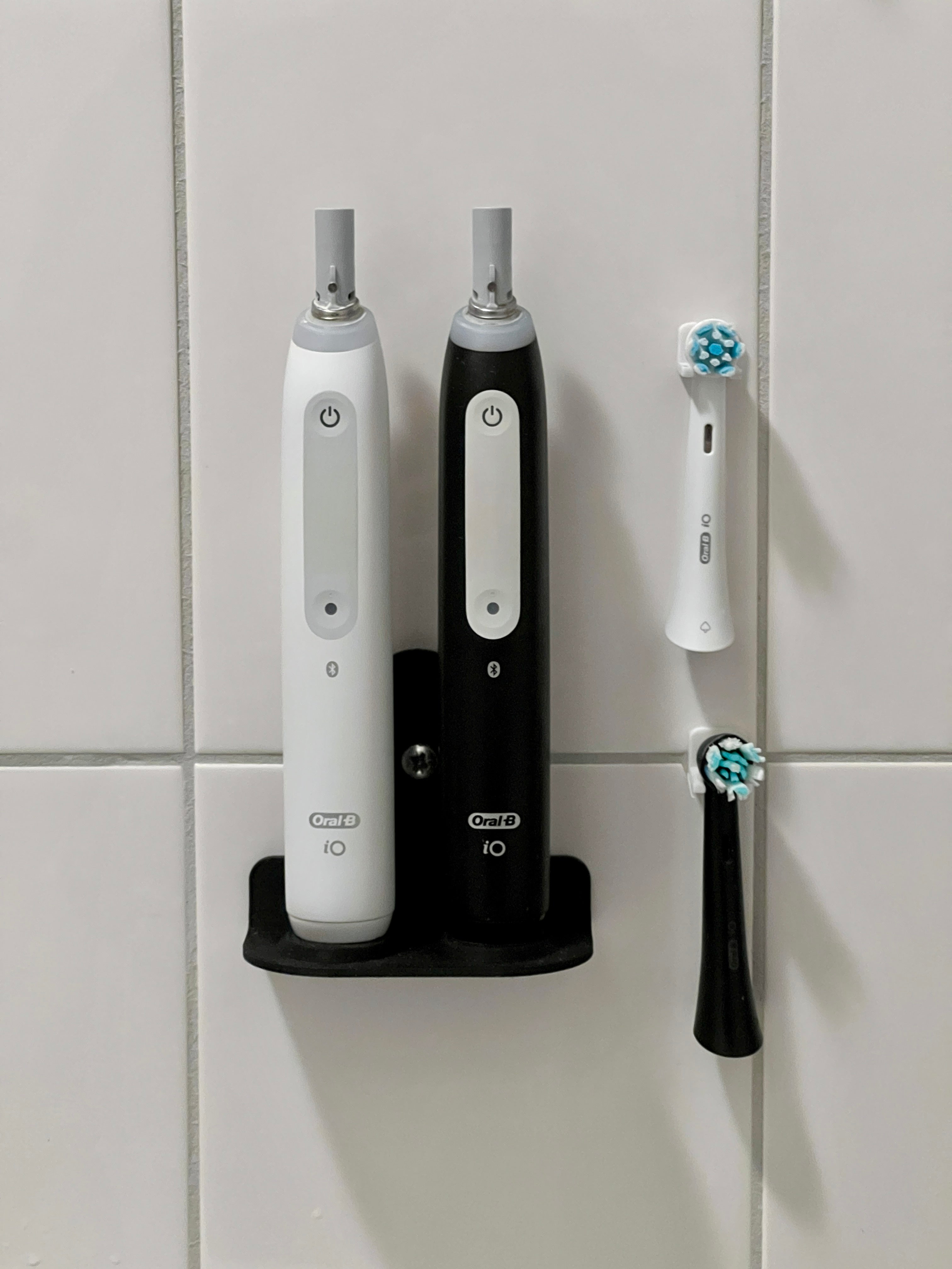 Oral-B-hammasharjan seinäkiinnitys