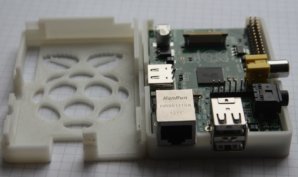 Raspberry Pi -laatikko, jossa on tarkat mitat ja parannukset