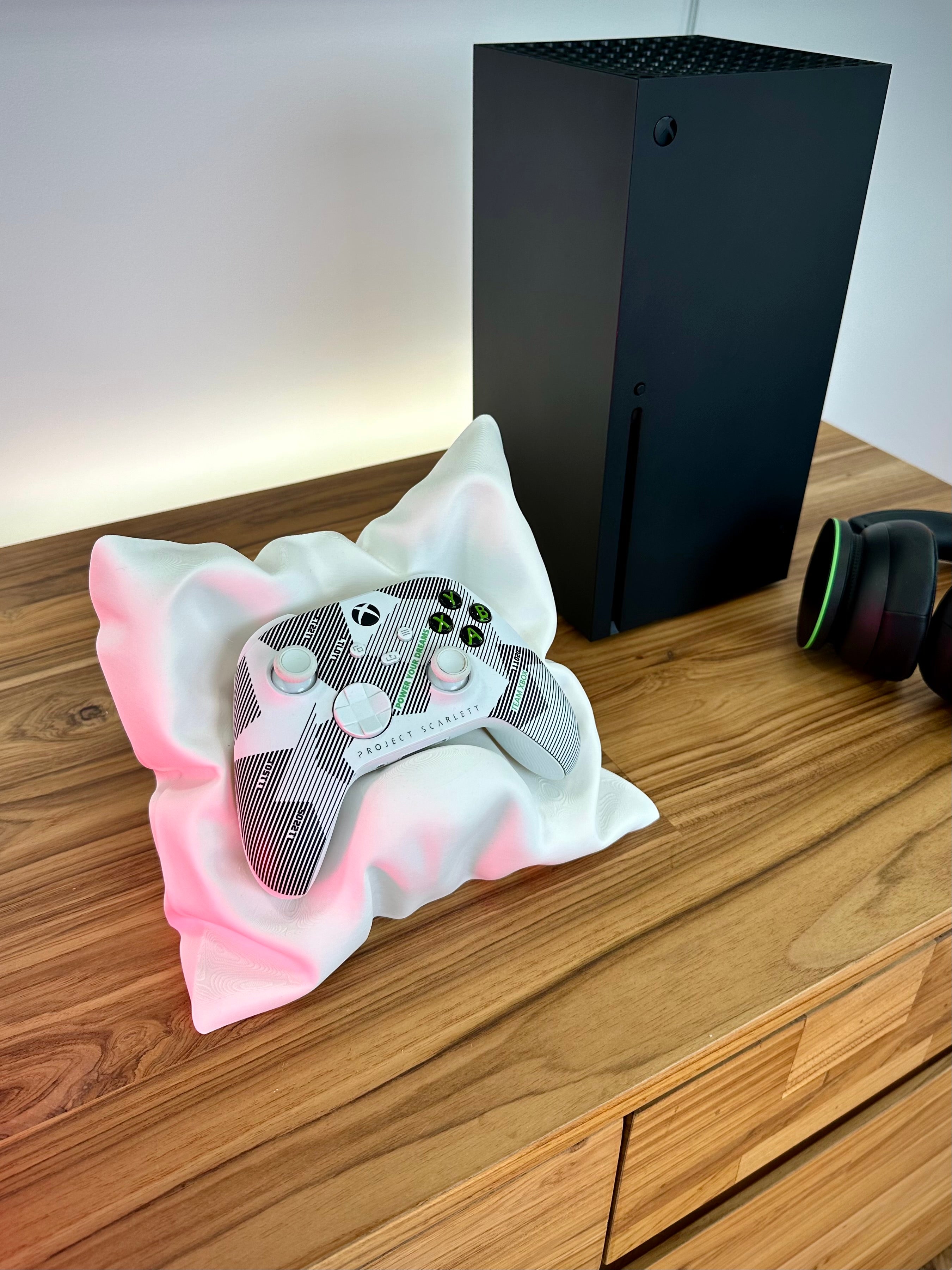 Xbox- ja Switch Pro Controller -pidike