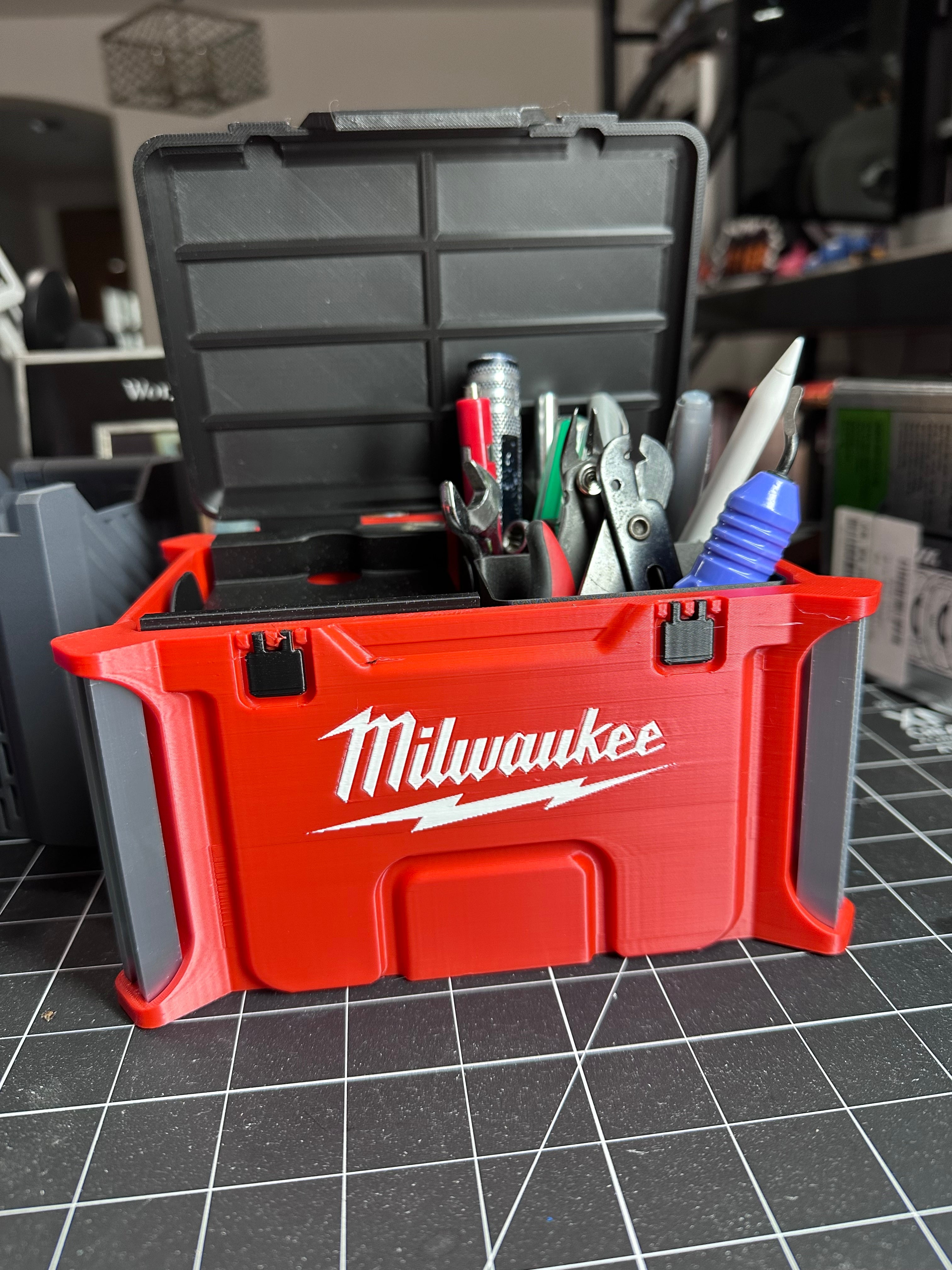Milwaukee-työpöydän järjestäjä Packout-tyyliin