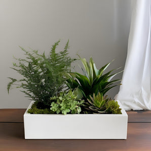 Moderni suorakaiteen muotoinen istutuslaatikko minimalistisella designilla