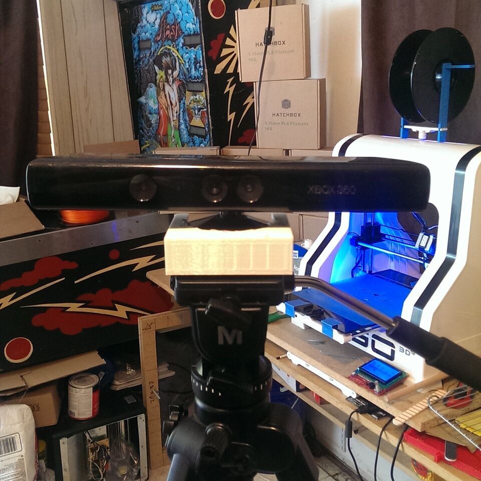 Magnus VT300 Kolmijalka-asennus Kinect-anturille