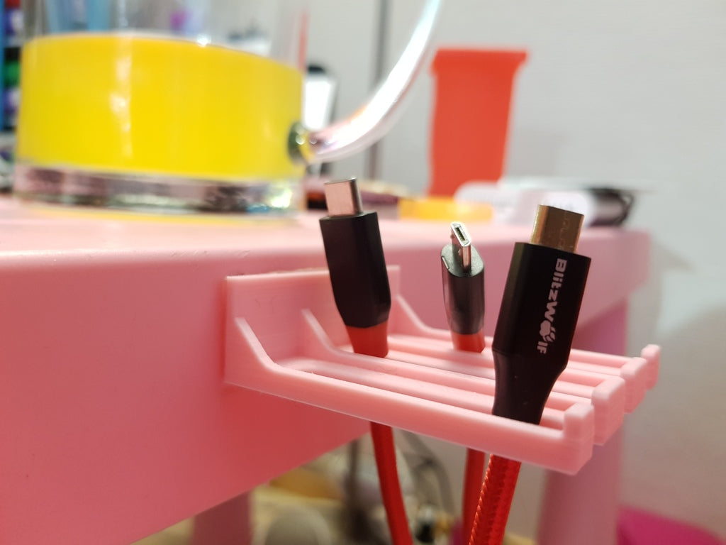 3-napaiset kaapelinripustimet USB-kaapeleille