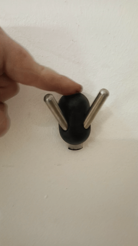 Kestävä seinään kiinnitettävä vaatetanko 8 mm:n tangolla