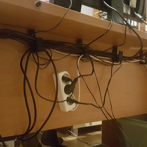 Yksinkertainen kaapelin pidike