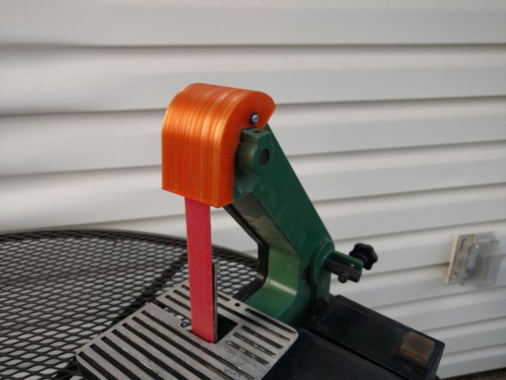 Varaussuojakansi Central Machinery 1x30 -nauhahiomakoneeseen