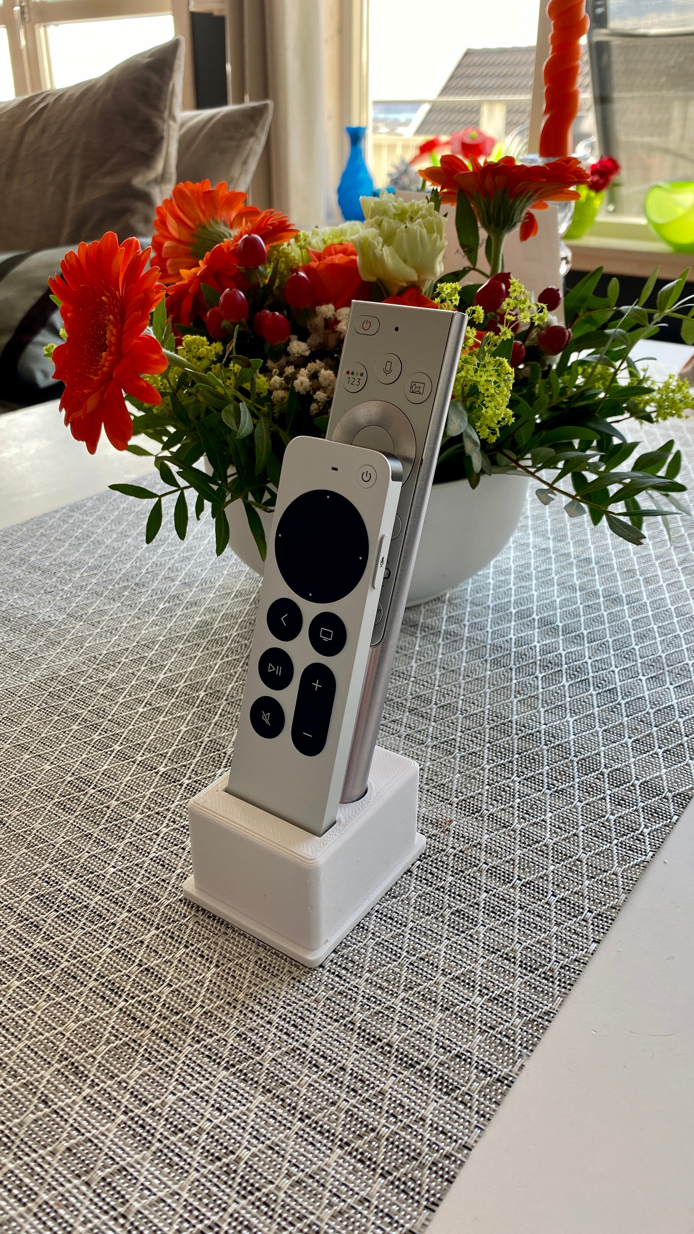 Kaukosäätimen pidike Apple TV 2021:lle ja Samsung TV:lle