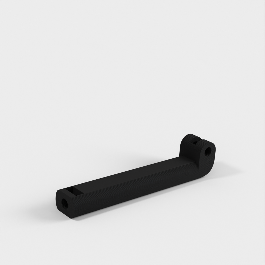 Yksinkertainen Logitech C270 -kiinnitys IKEA-stuva-kaappiin