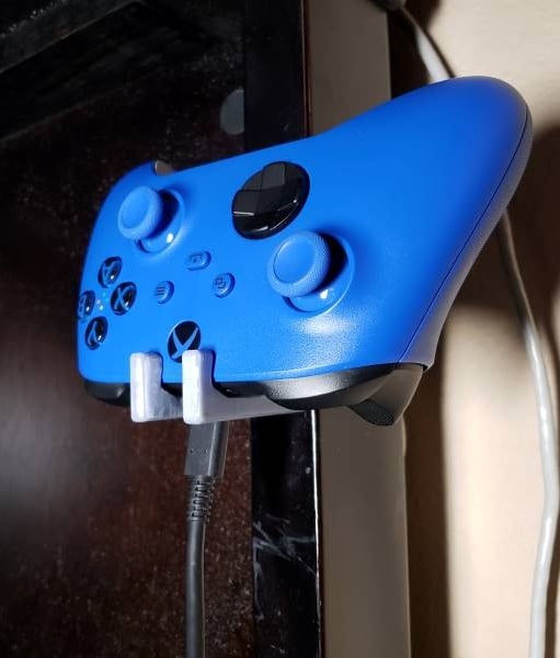 Käänteinen Xbox One -ohjaimen pöytäkiinnike