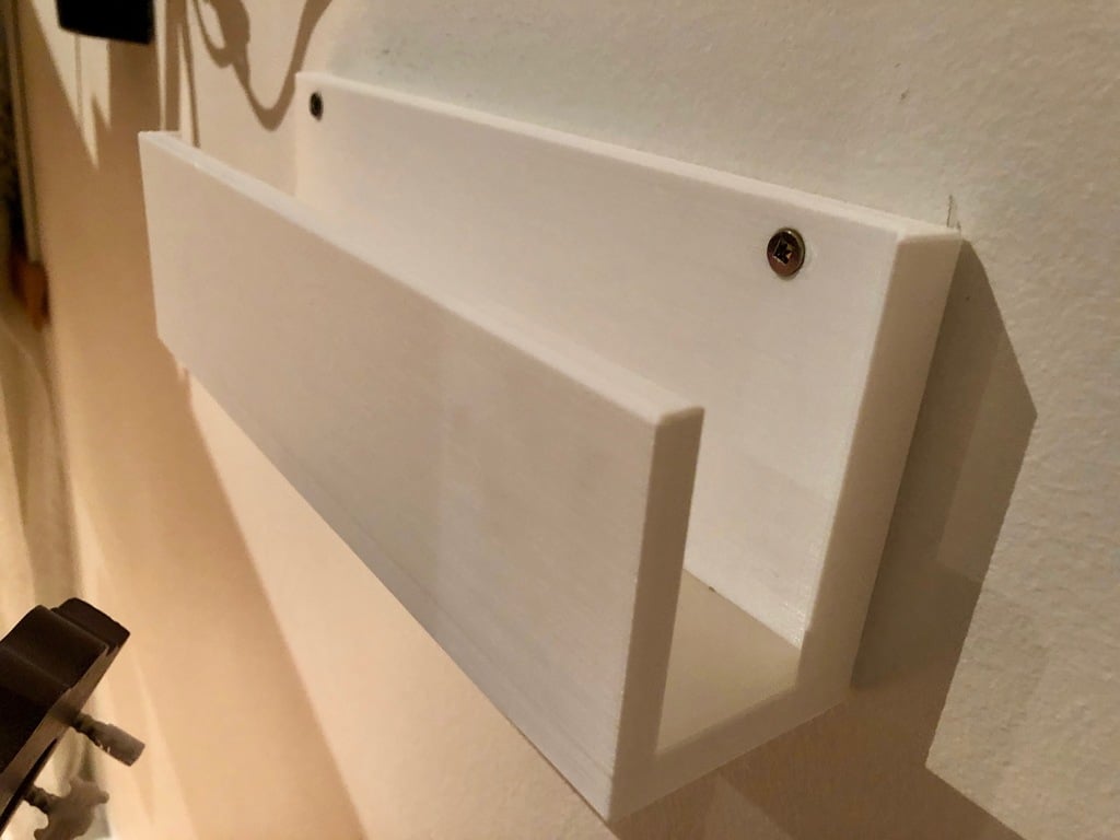 PS4 Slim -seinäteline