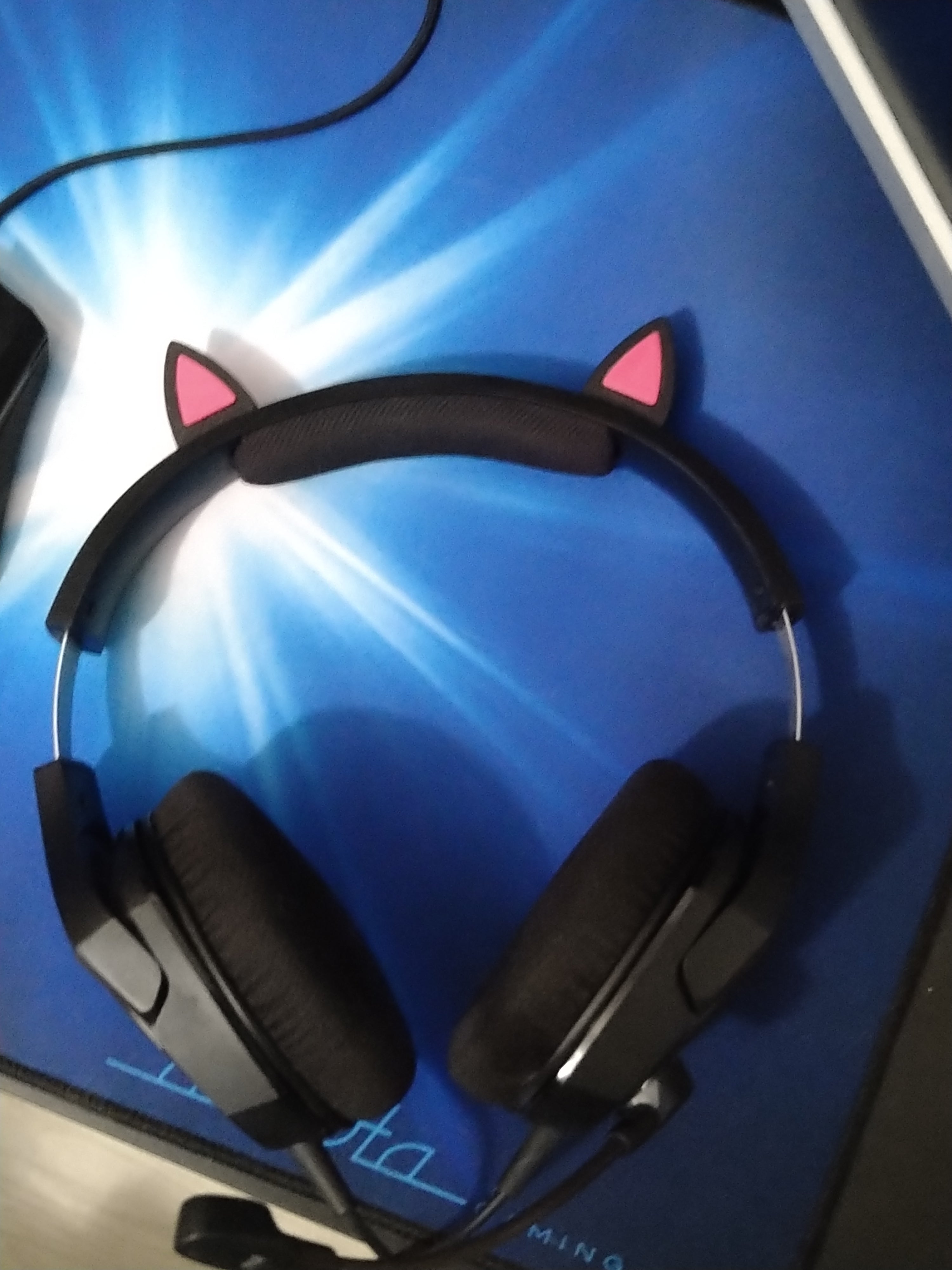 Hauskat kissankorvat HyperX Cloud Stinger Core -pelikuulokkeille