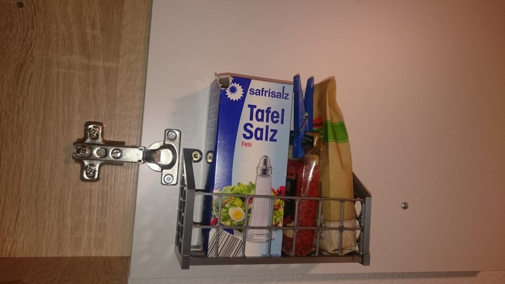 Kompakti maustehylly tehokkaaseen säilytykseen