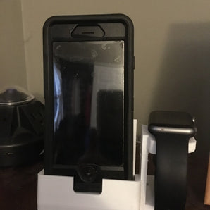 Latausasema iPhone 6:lle Otterboxilla ja Apple Watchille