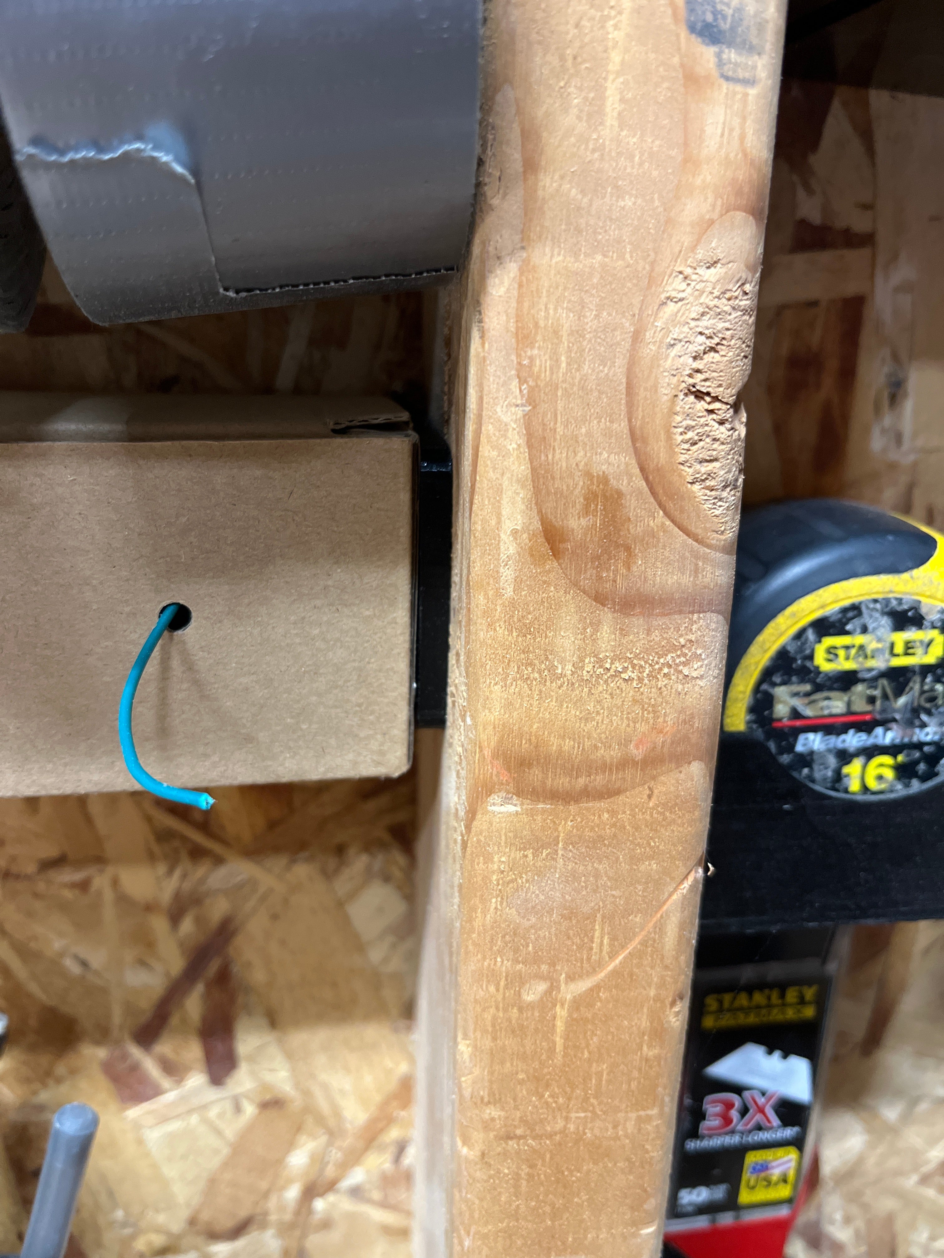 22ga Box Wire Holder seinäasennukseen