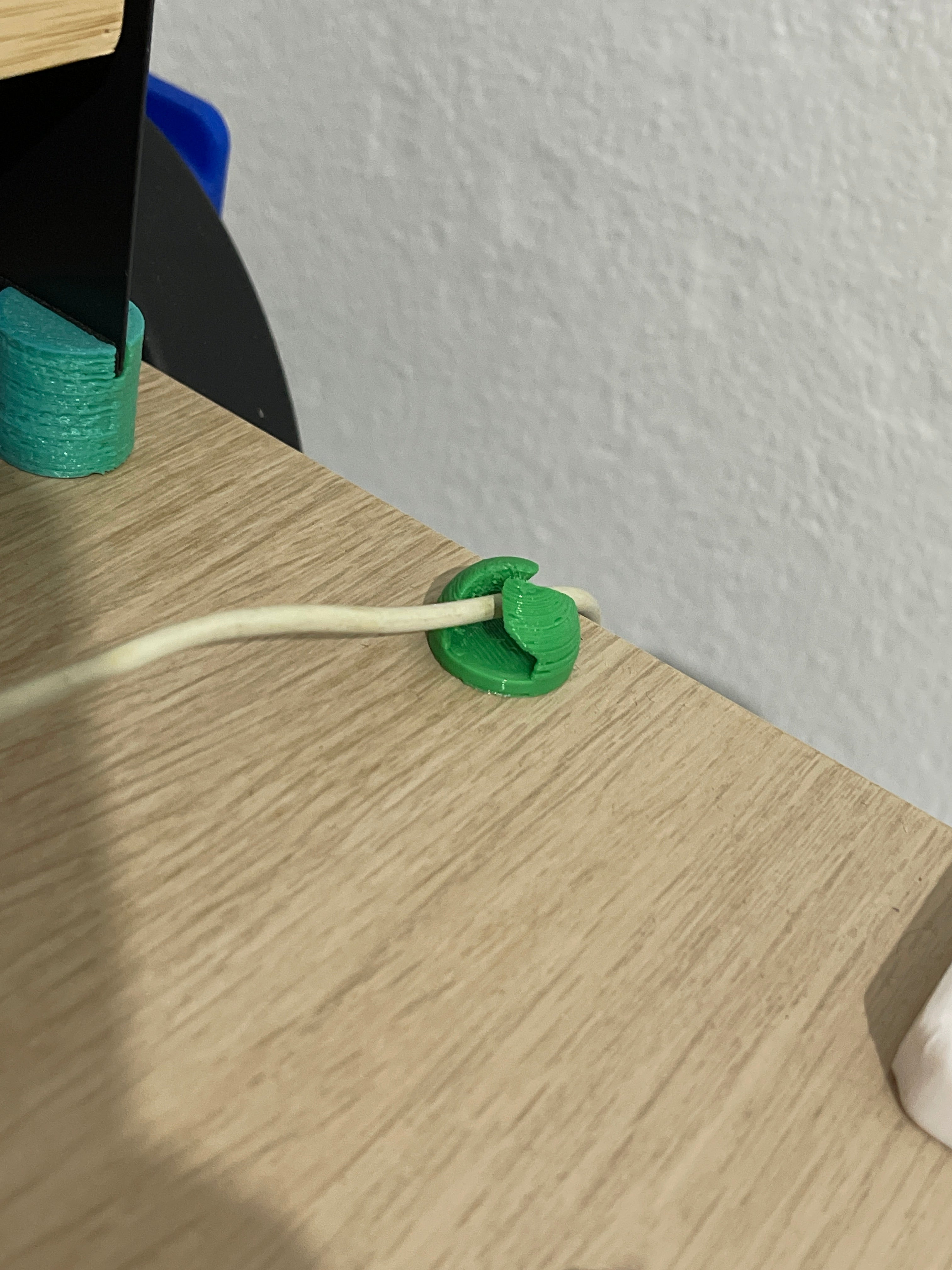 Sujeita Cables - Kaapelikotelo työpöydälle