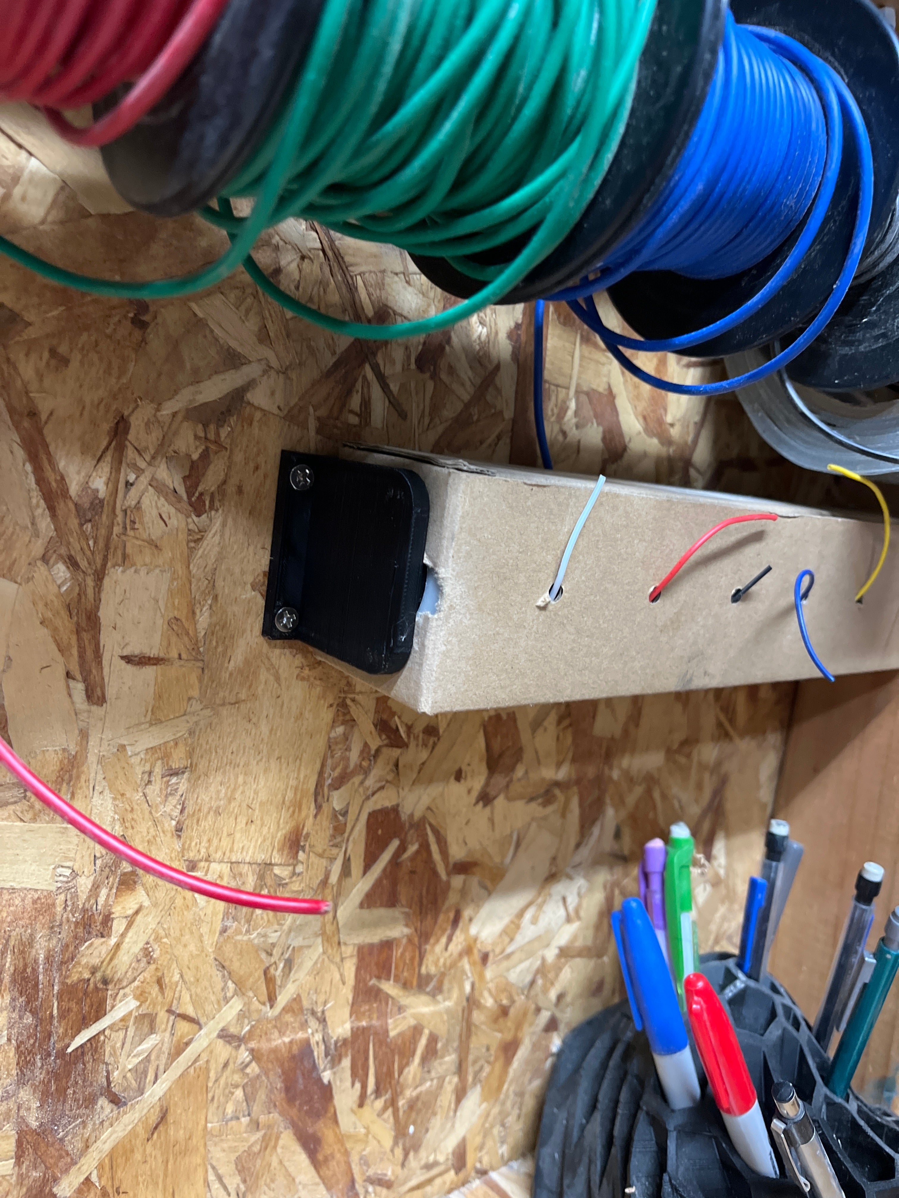 22ga Box Wire Holder seinäasennukseen