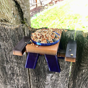 Oravan ruokintapenkki piknik-tyyliin – Aidankiinnitykseen