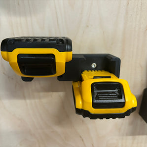 Dewalt-akkuholder neljälle akulle