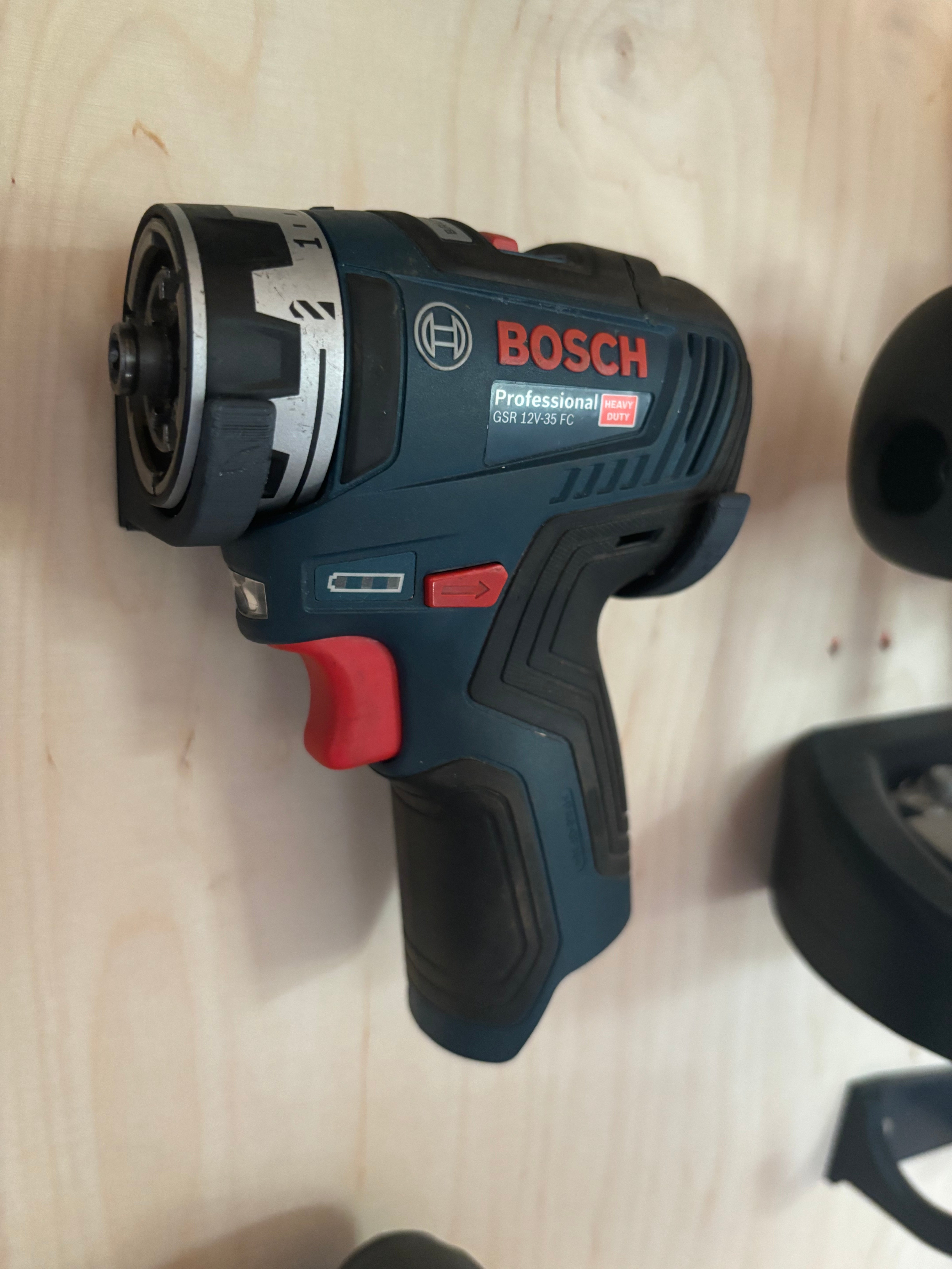 Bosch 12V Seinäsijoitus Akkukäyttöisille Työkaluille