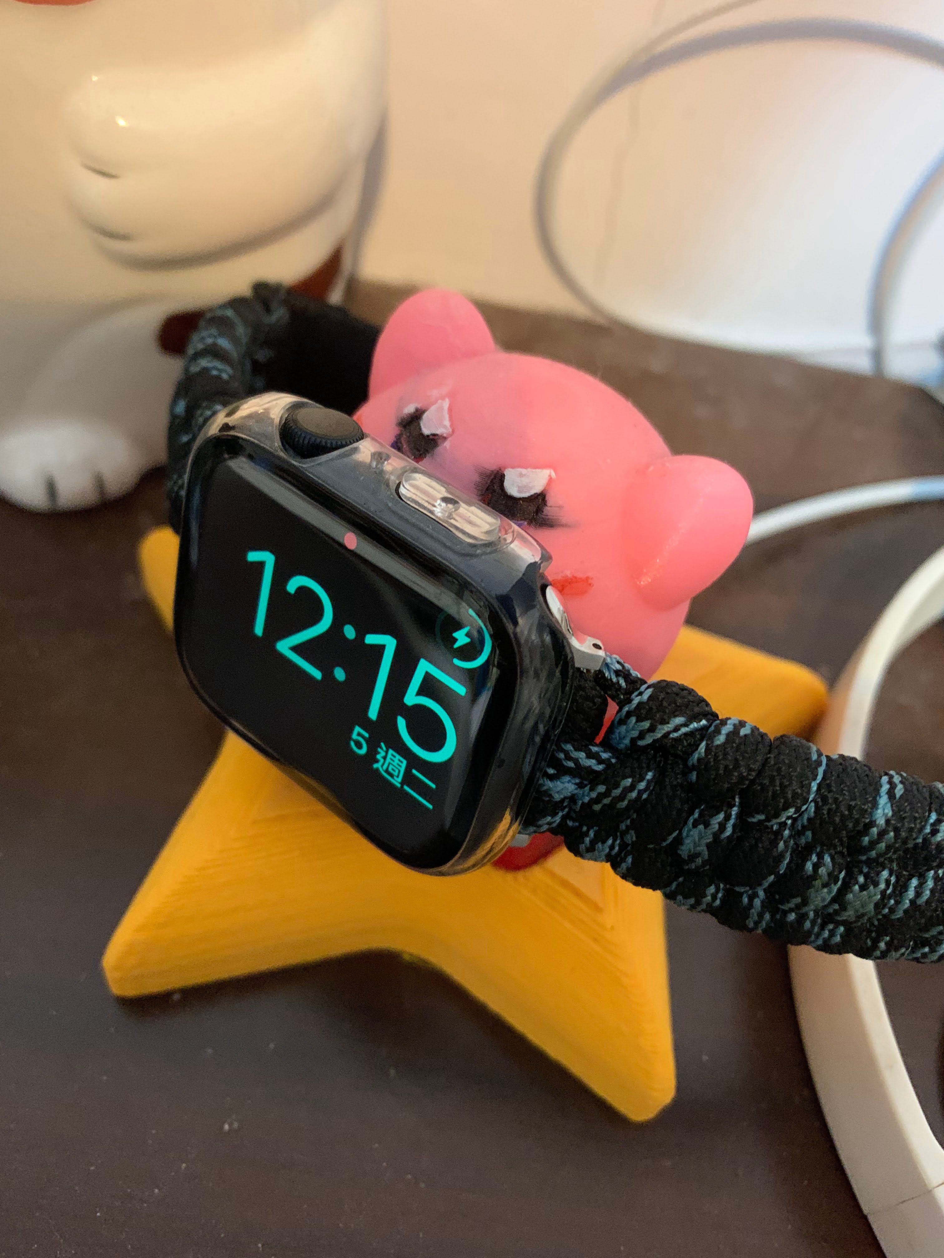 Kirby Apple Watch -latausteline