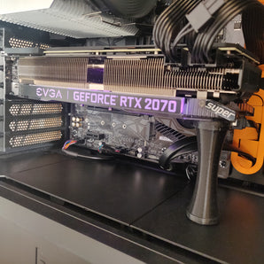 Näytönohjaimen pidike estämään notkahdusta (3 osaa)