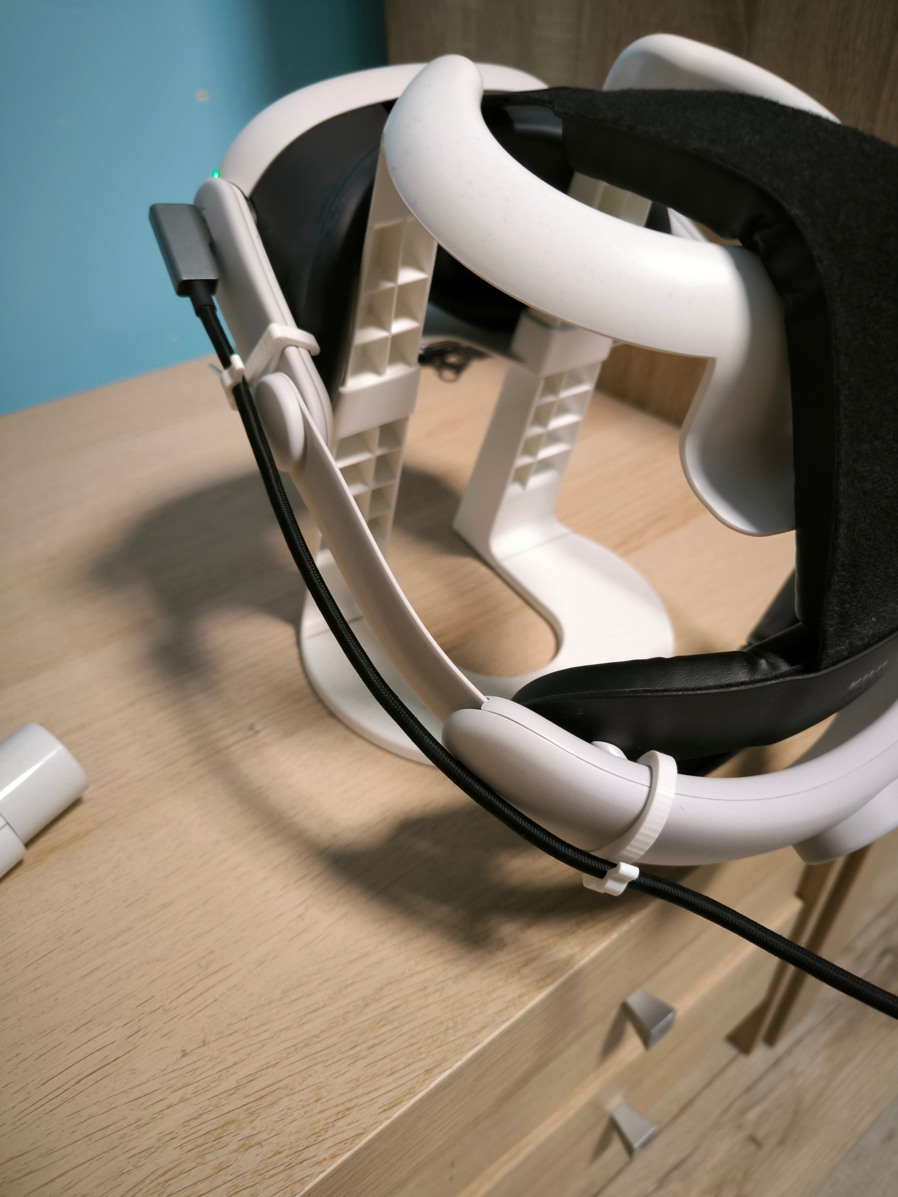 Meta Quest 3 USB-C kaapelipidike KIWI Comfort Head Strapille