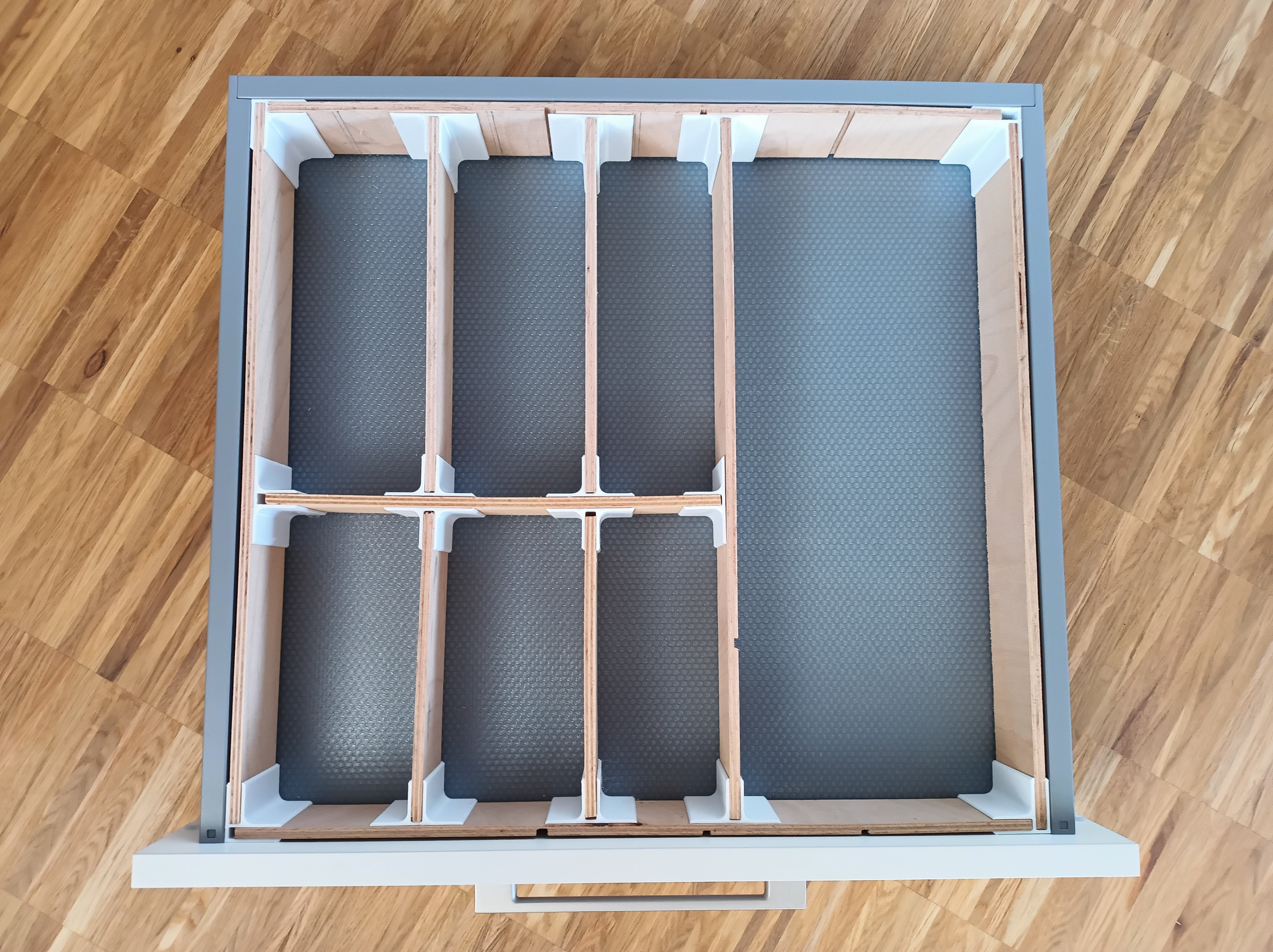 Modulaariset laatikkojakajat