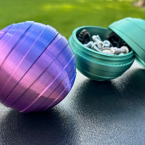 Kierretty palloastia - Säilytysastia pallomaisessa designissa