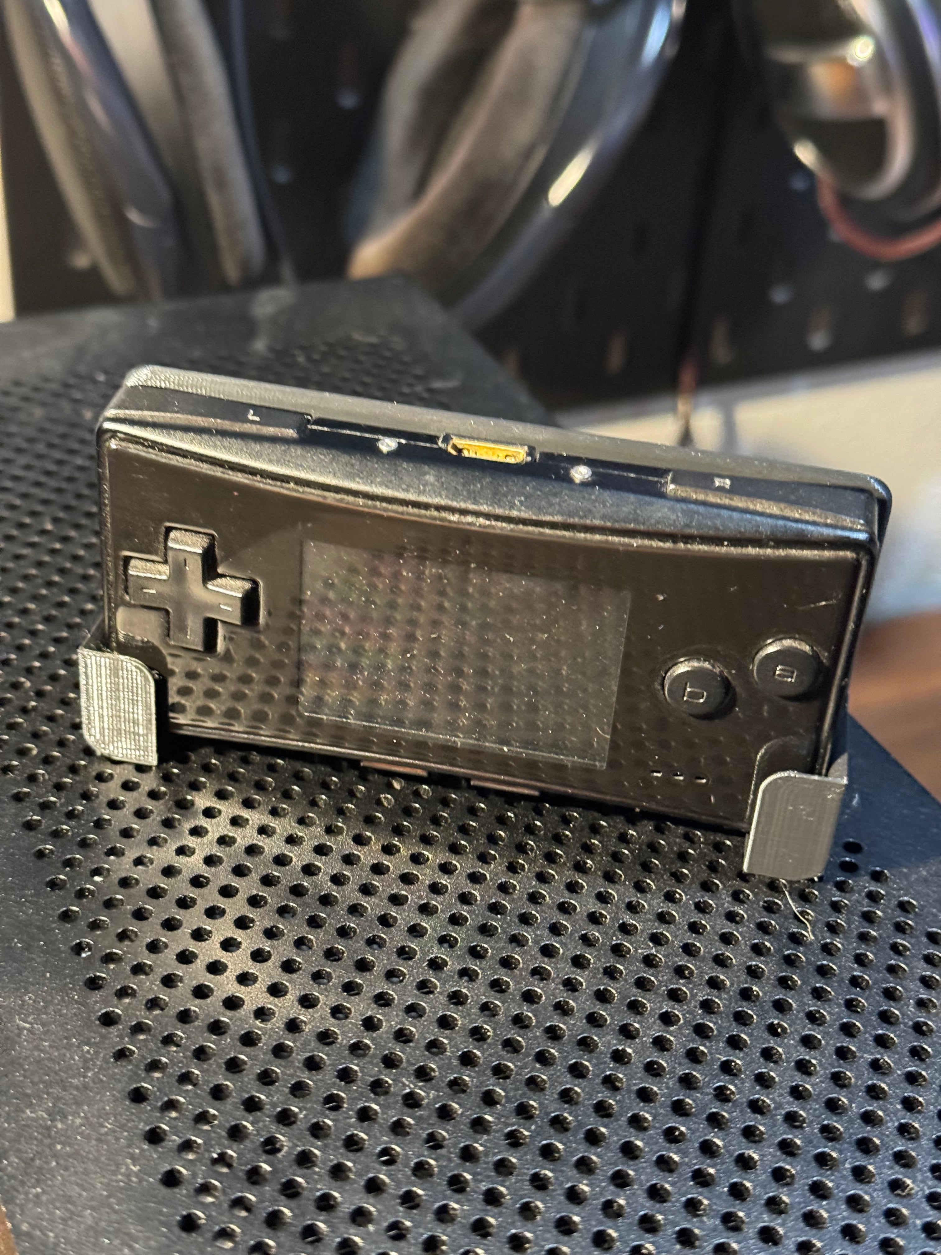 Gameboy Micro -teline IKEA Skadis -tuotteelle