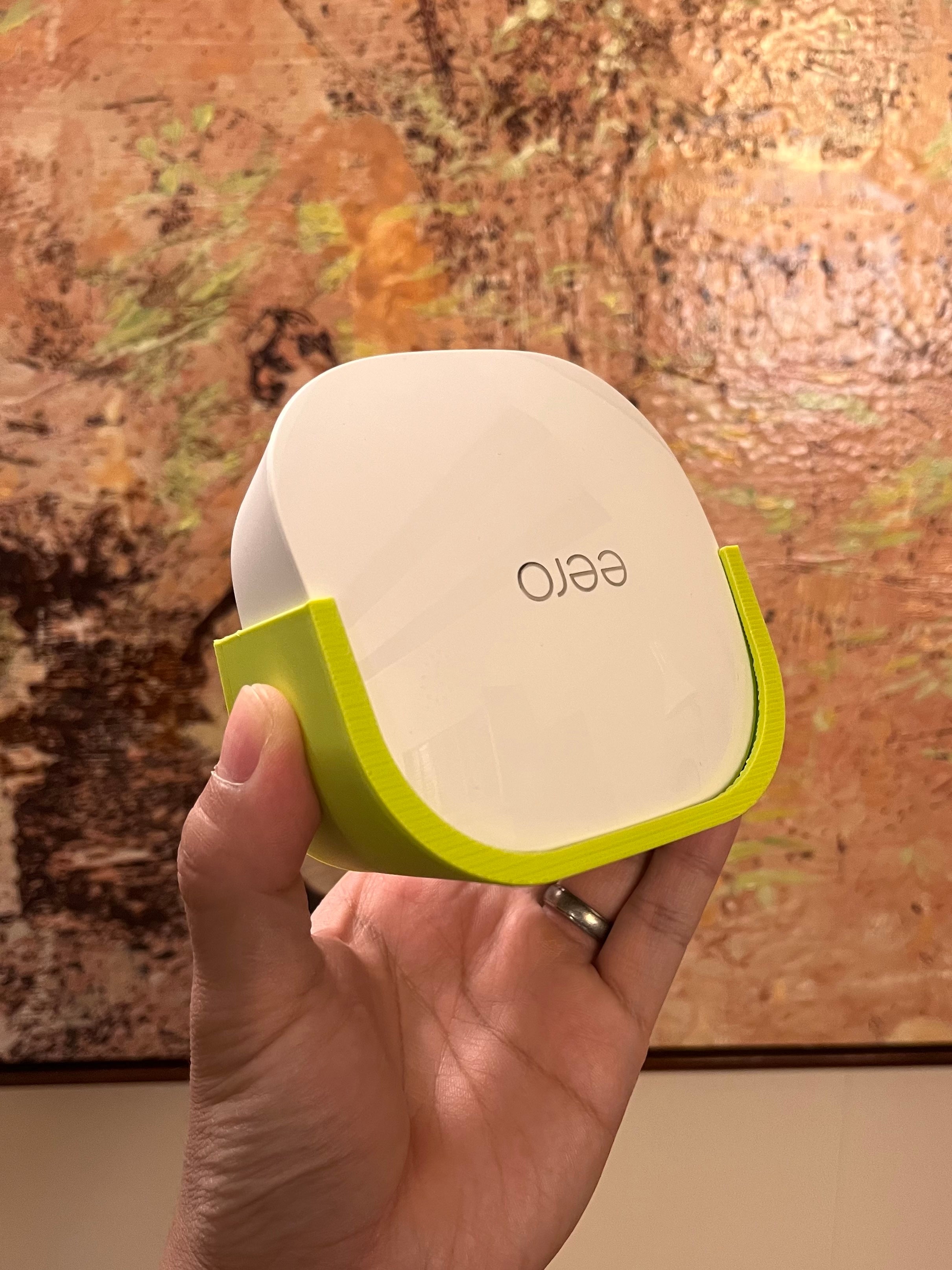 Eero 2. sukupolven WiFi-reitittimen seinäkiinnitys