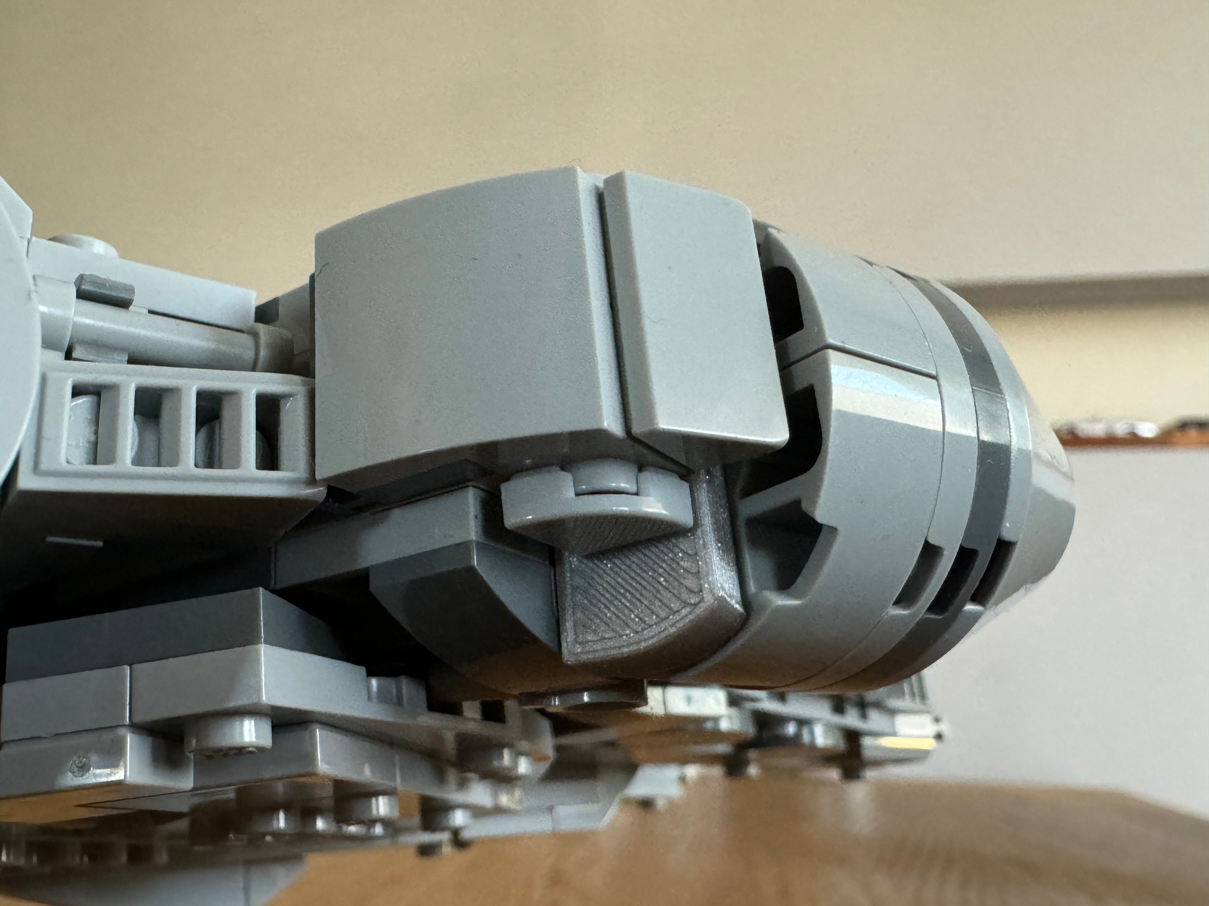 Ohjaamon täyte LEGO Millennium Falcon 75375 -malliin