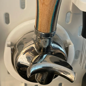 58 mm:n Portafilter-pidike Skadisille - Decent Espresso -yhteensopiva