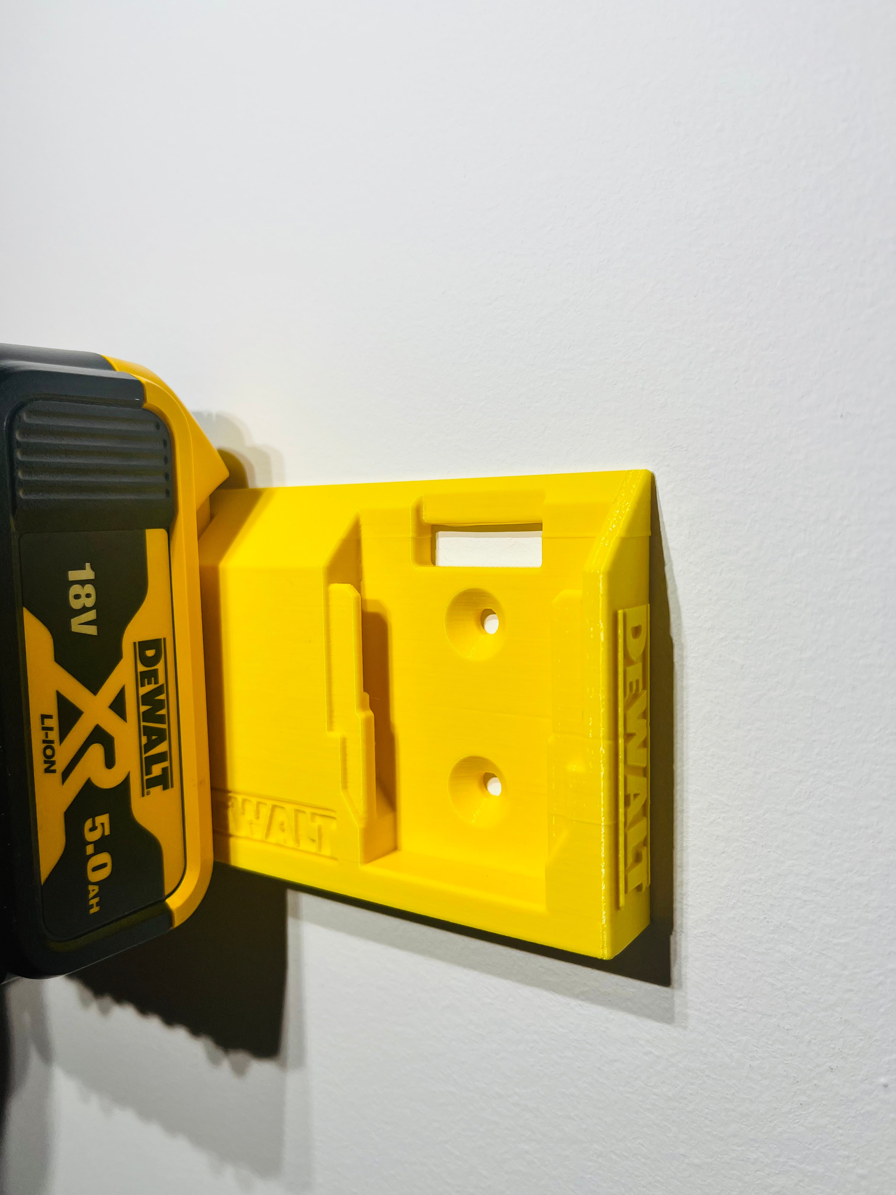 Duo DeWalt 18V -akuteline seinä- ja kattoasennukseen