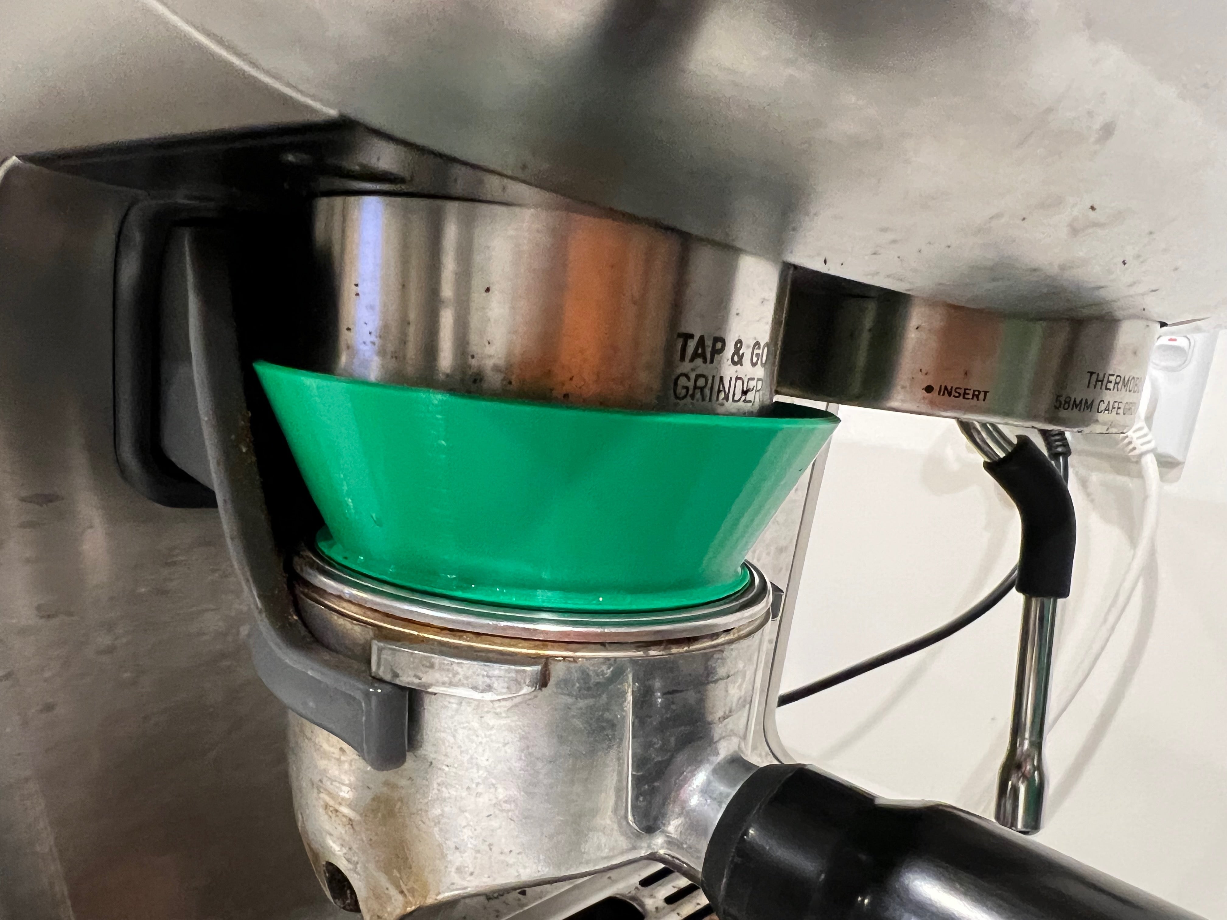 Parannettu ryhmäpääsuppilo 58mm espressolle