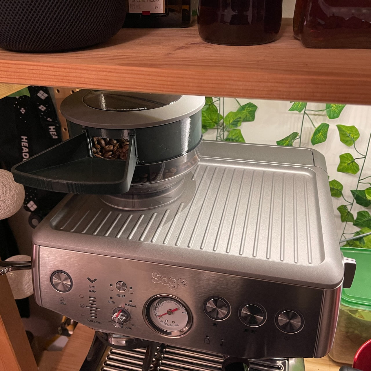Sage Barista Express (Impress) -papusäiliön jatke täyttökourulla