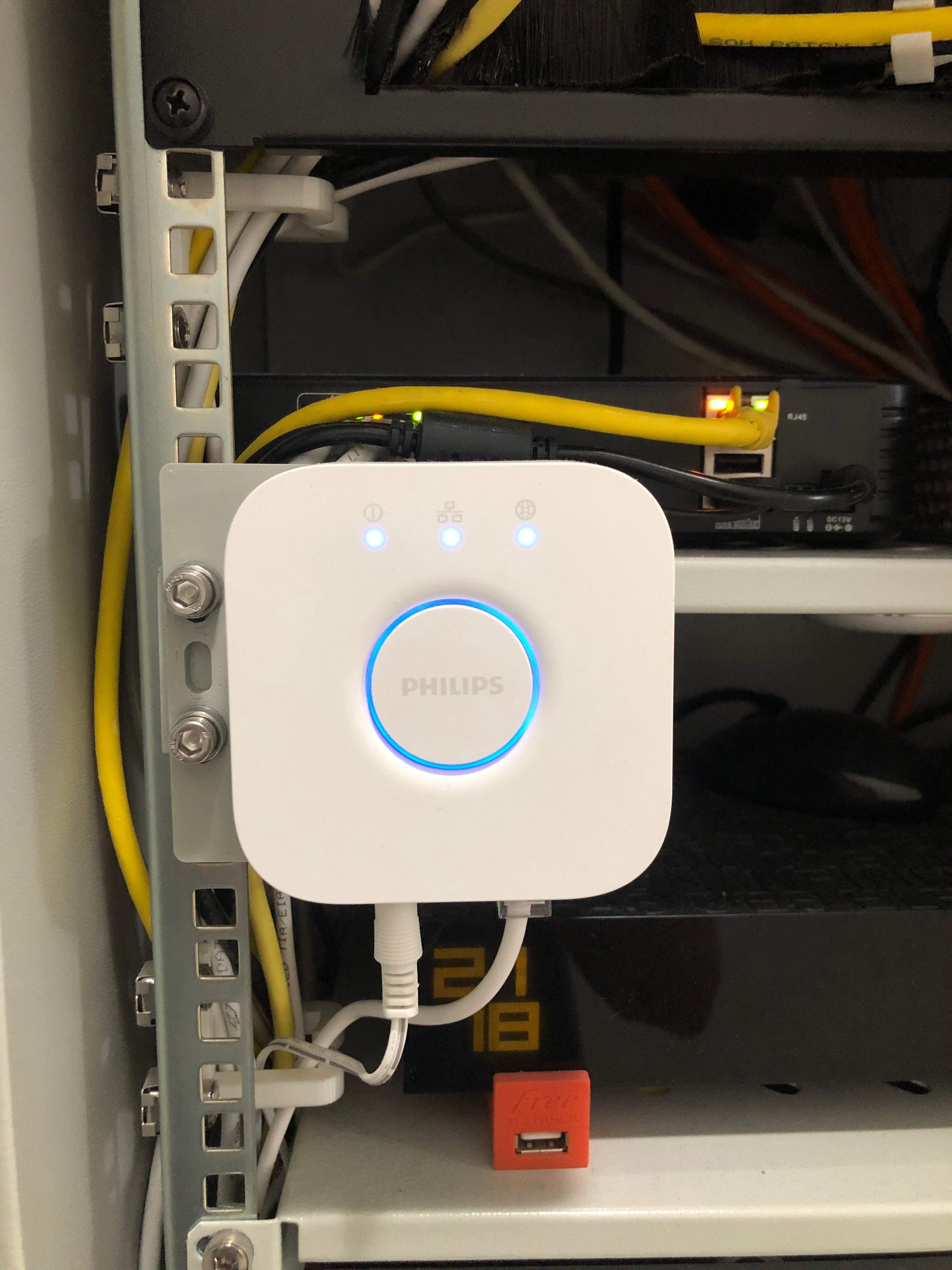 Philips Hue Bridge Rack Mount - Järjestä älykäs kotisi