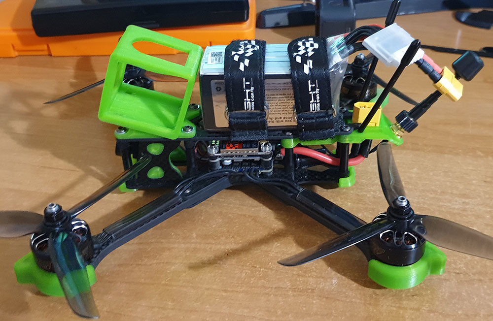 IFlight XL v4 Nazgul5 RX -antenni kiinnike toisen hihnan ja XT60-pidikkeen kanssa