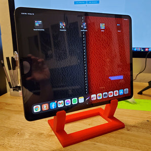 Kompakti näyttö- ja iPad-teline