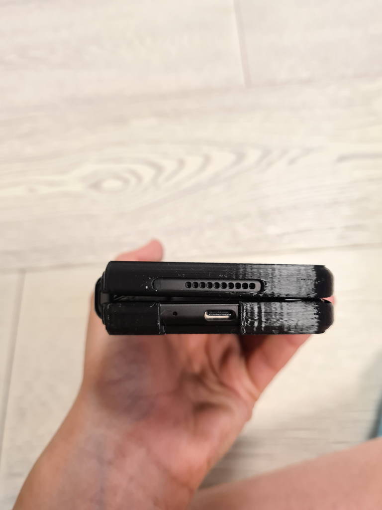 Samsung Galaxy Z Fold 3 puhelimen kotelo