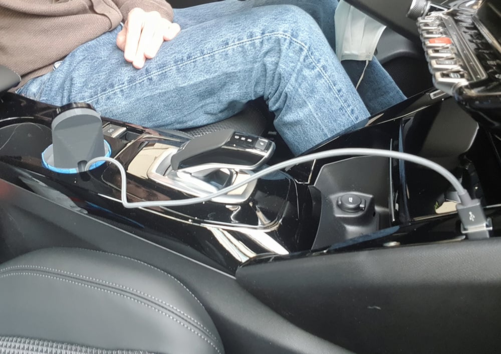 Älypuhelimen pidike Peugeot 208 II ja 2008 II -malleihin