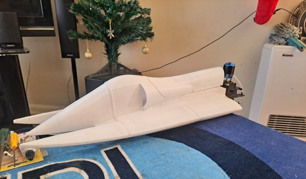 RC-vene F1 - Nopea ja vakaa kilpamalli