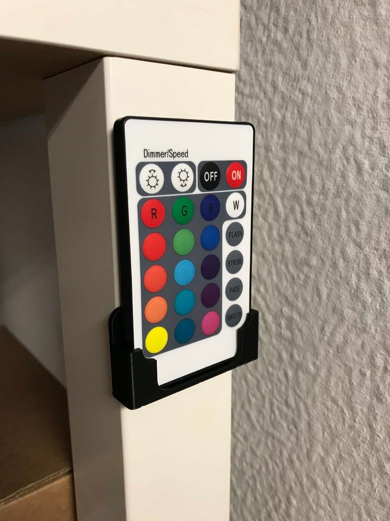 RGB LED-kaukosäätimen pidike