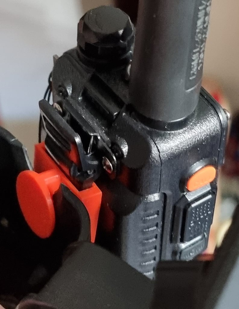 Asennuskiinnikkeet Baofeng UV-5R -radiolle