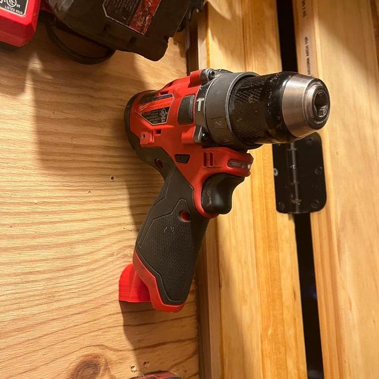 Milwaukee M-12 Seinäasennettava Työkaluteline