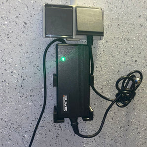 Seinäkiinnike NCM-sähköpyörän akun laturille (tyyppi DC483DE 48V 3A)