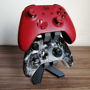 Tyylikäs ohjainteline Xboxille ja PlayStationille