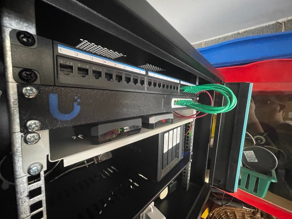 Ubiquiti Unifi Lite 8-port POE-rack-mount