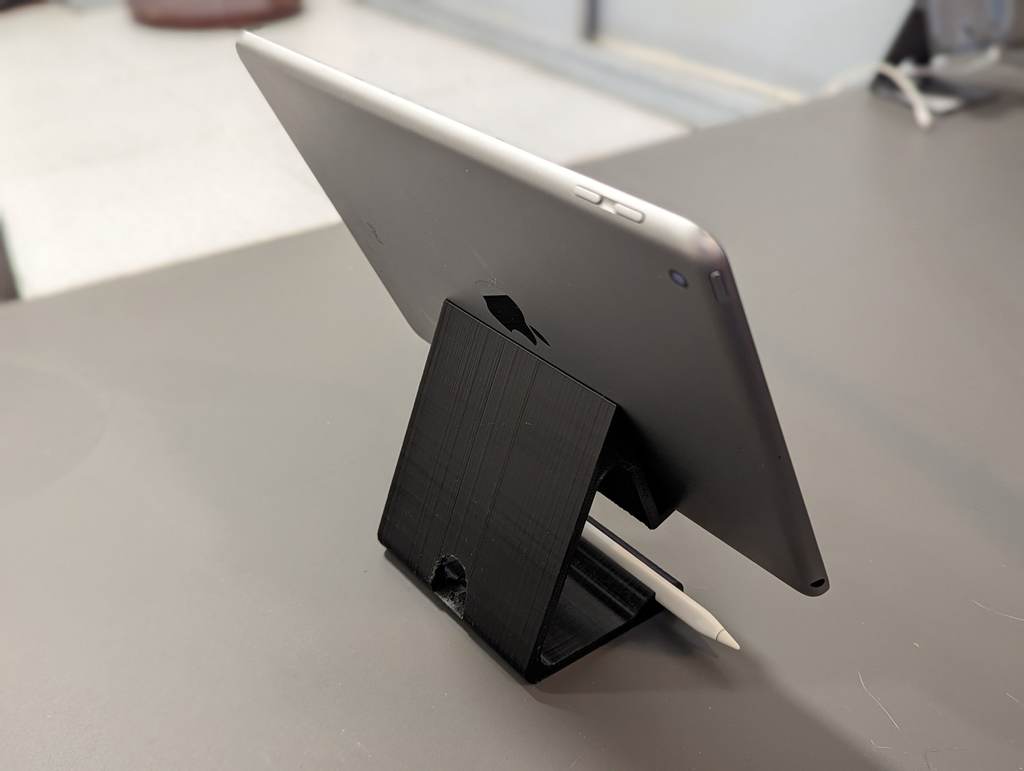 iPad & Apple Pencil -jalusta tabletille ja kynälle