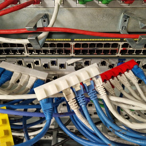 RJ45 Ethernet -kaapelin järjestäjä laitevaihtoon