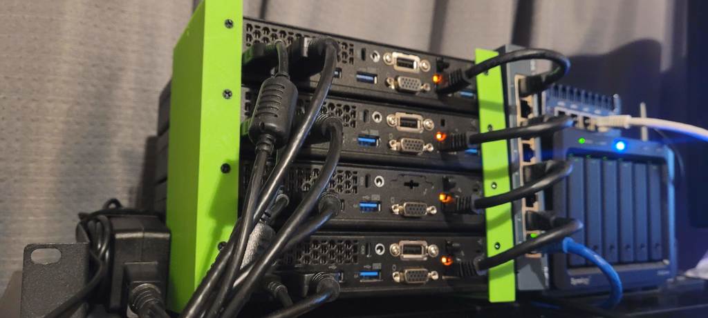 Rack Mount Lenovo Thinkcentre M93p Mini PC:lle - Pinottava ratkaisu